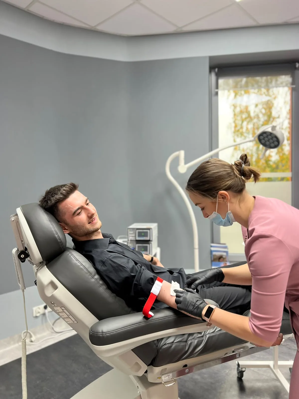 Blood draw before preparing platelet-rich plasma at NL Clinic