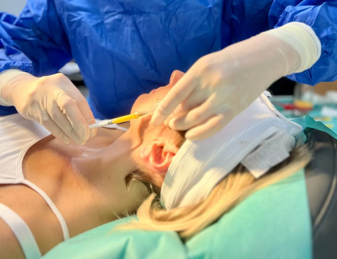 Przygotowanie do zabiegu przeszczepu tłuszczu w NL Clinic w Katowicach
