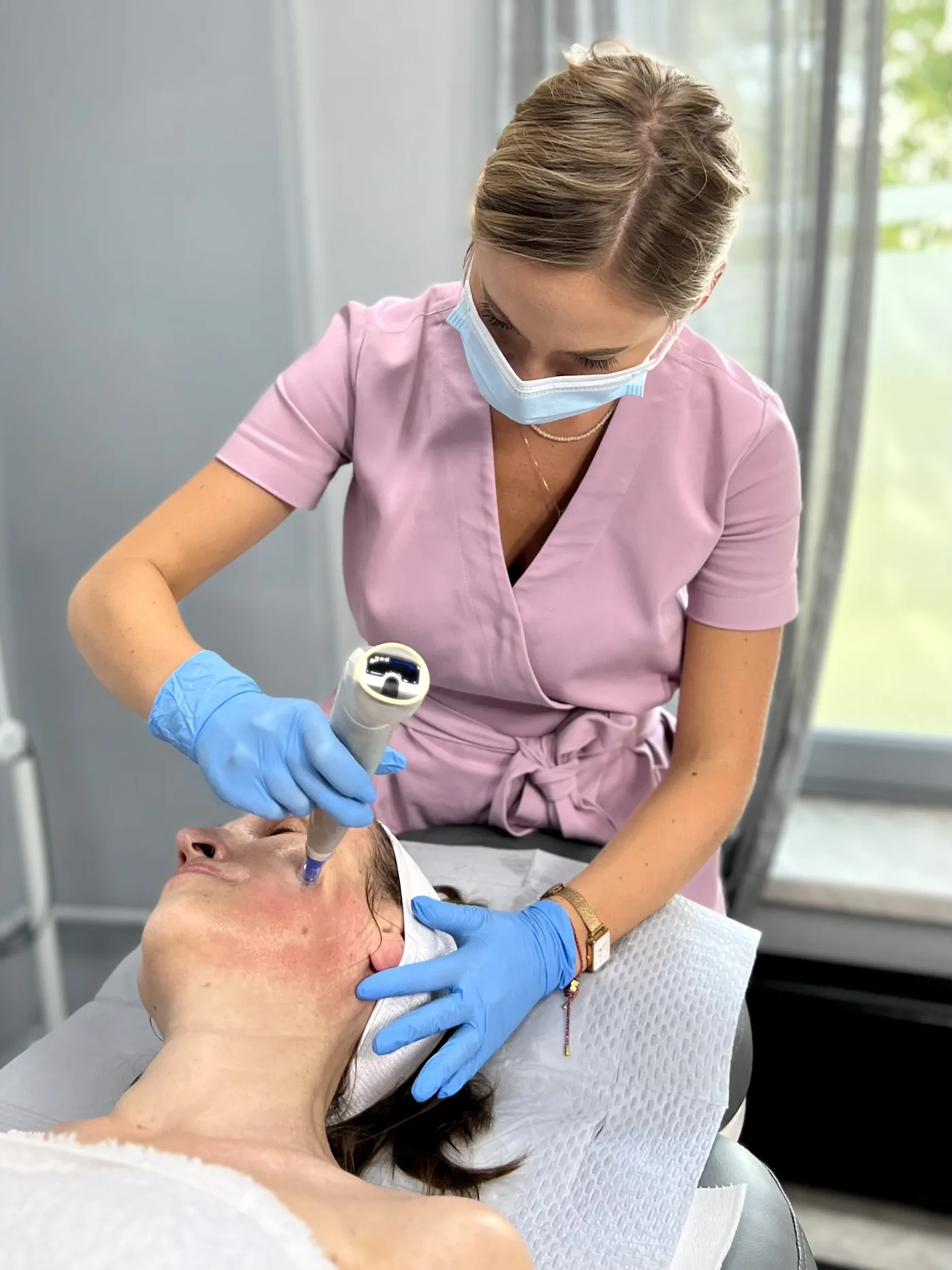 The microneedling mesotherapy device in the NL Clinic treatment room in Katowice