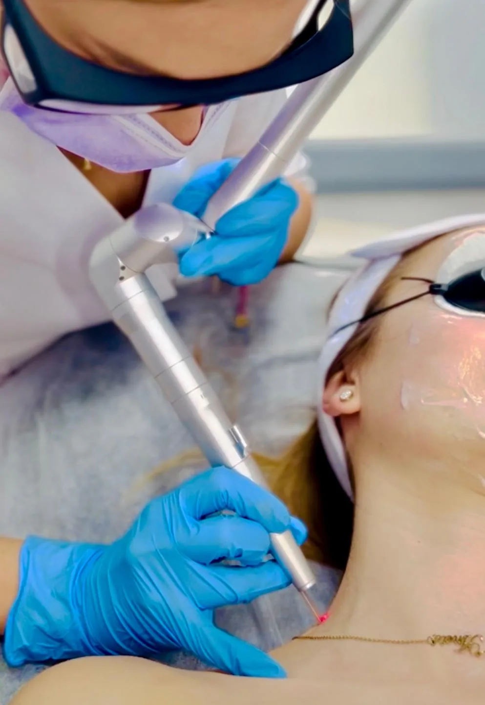 Laser removal of a skin lesion at NL Clinic in Katowice